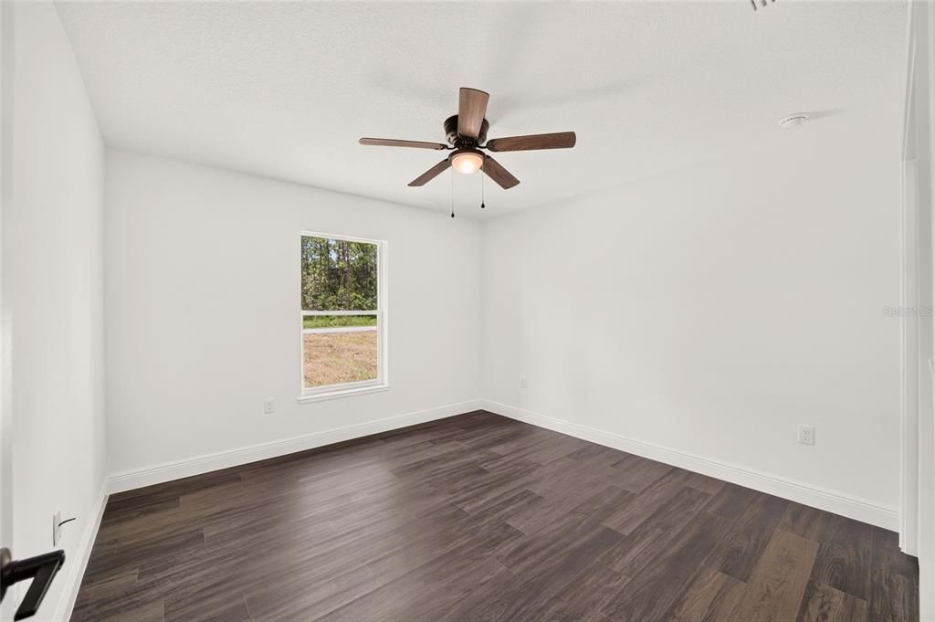 Activo con contrato: $309,900 (4 camas, 2 baños, 1790 Pies cuadrados)