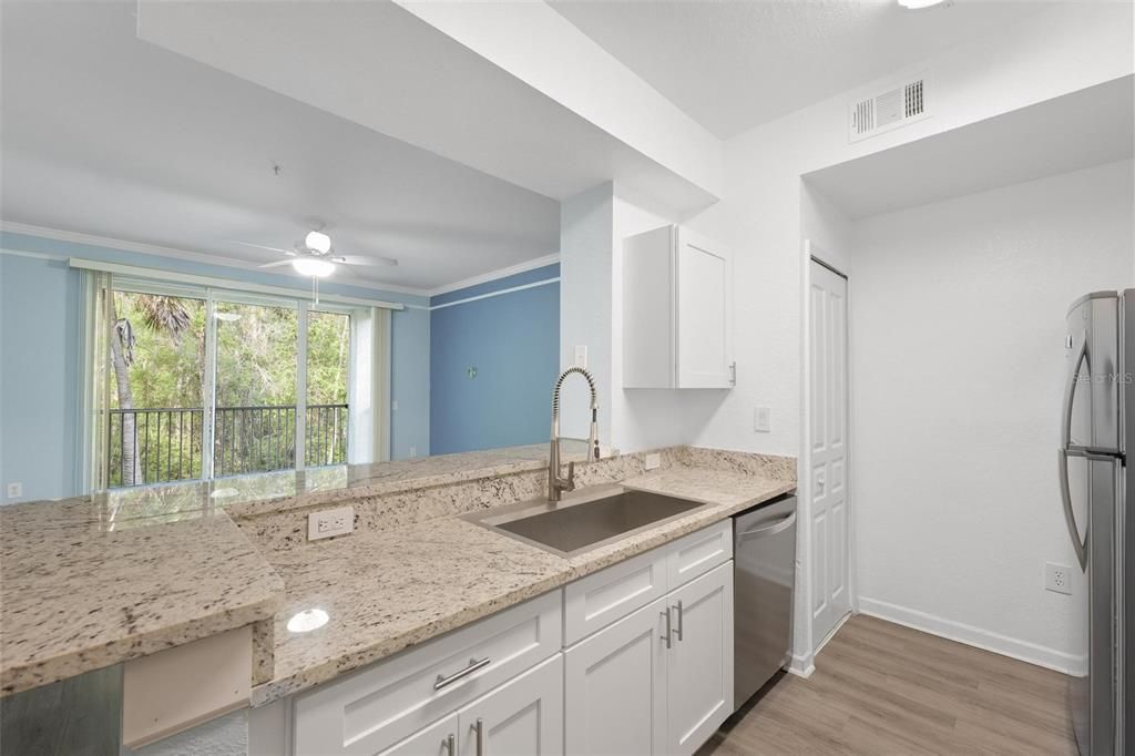 В аренду: $1,650 (2 спален, 2 ванн, 1032 Квадратных фут)