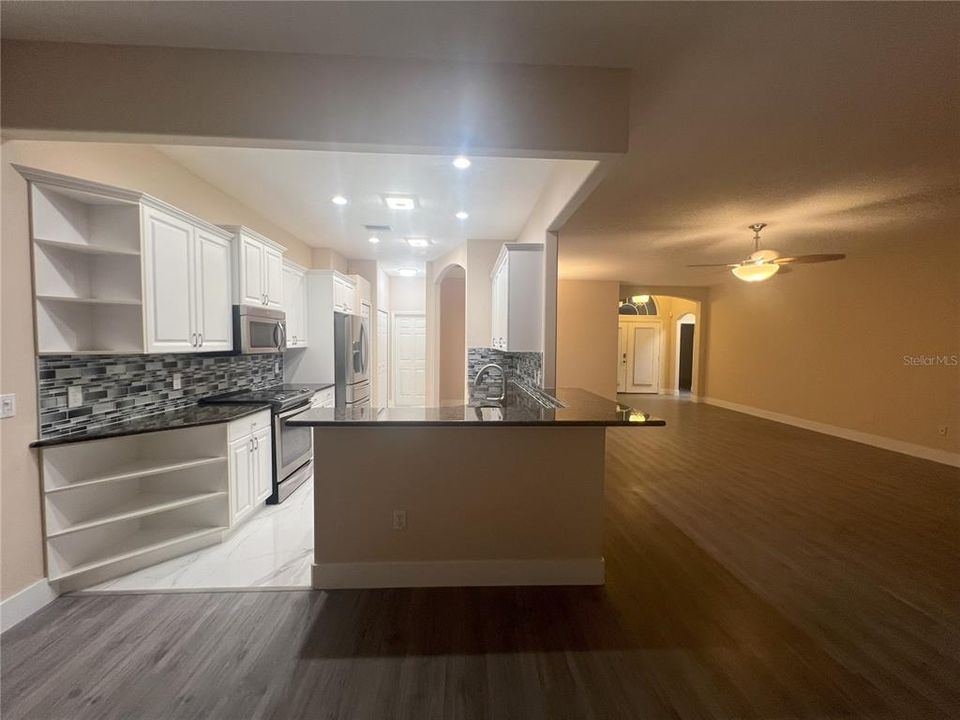 For Rent: $3,100 (3 beds, 2 baths, 1983 Square Feet)