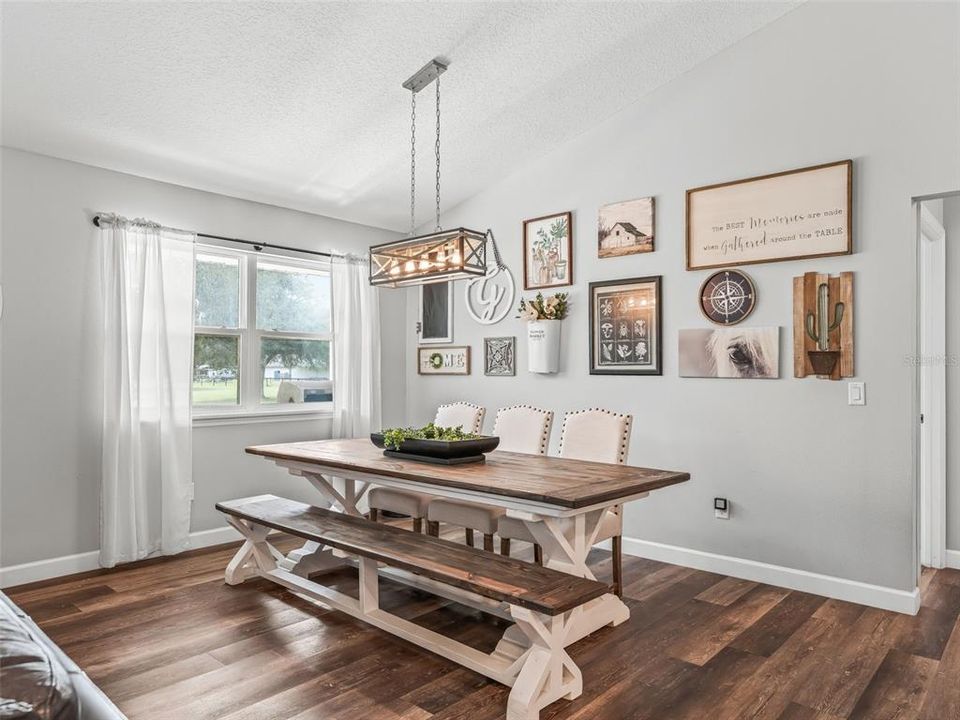 For Sale: $895,000 (3 beds, 2 baths, 1756 Square Feet)