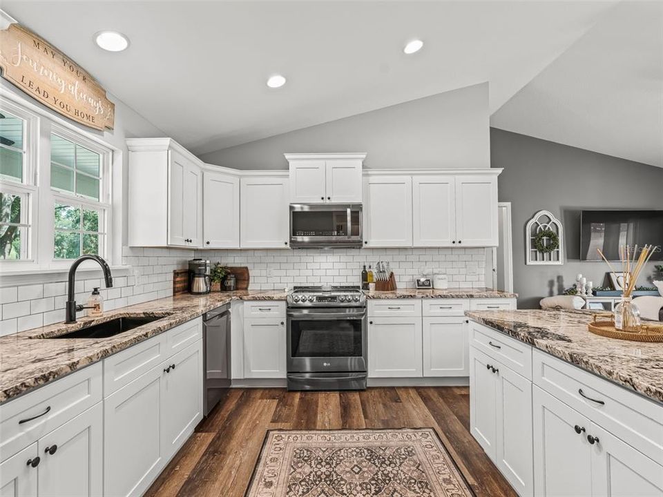 For Sale: $895,000 (3 beds, 2 baths, 1756 Square Feet)