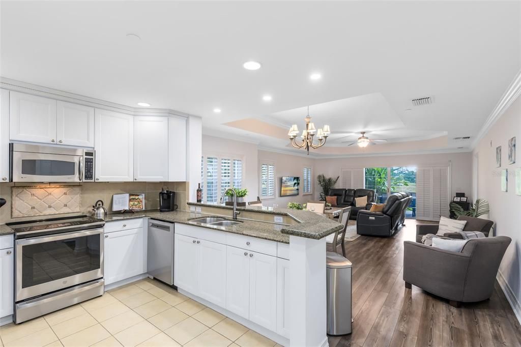 For Sale: $335,000 (3 beds, 3 baths, 1755 Square Feet)