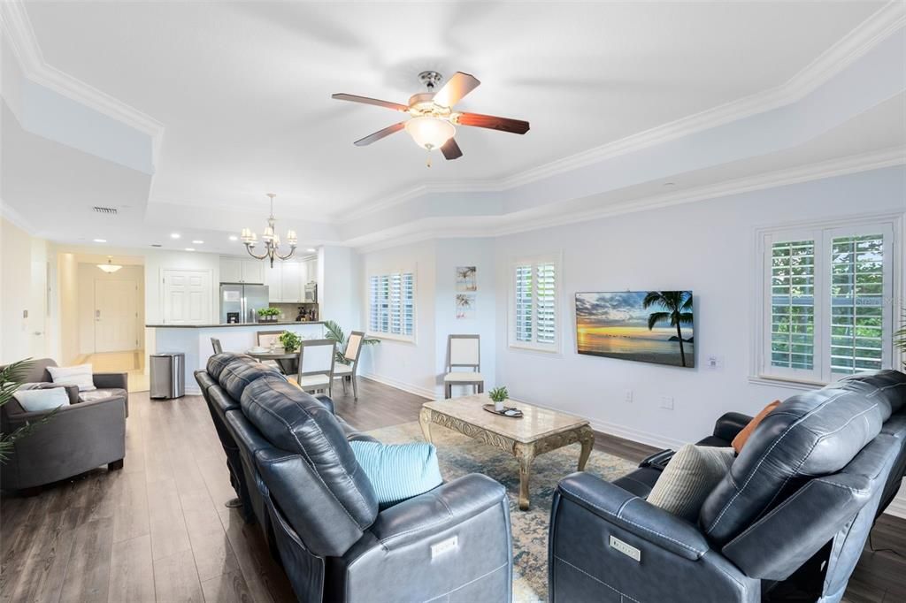 For Sale: $335,000 (3 beds, 3 baths, 1755 Square Feet)