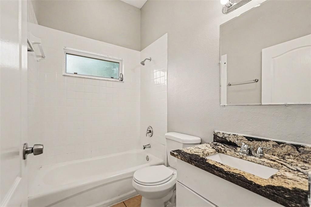 En Venta: $299,900 (3 camas, 2 baños, 1608 Pies cuadrados)
