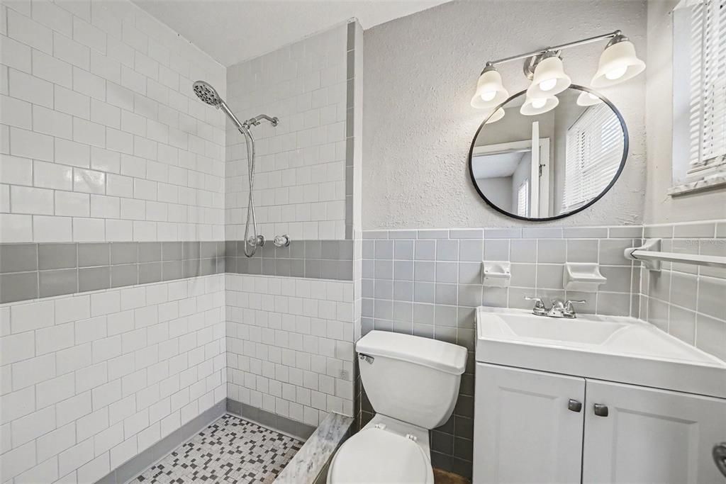 На продажу: $299,900 (3 спален, 2 ванн, 945 Квадратных фут)