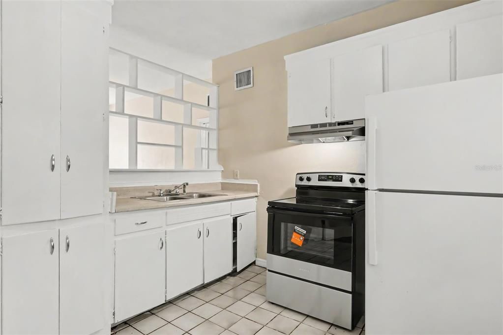 На продажу: $188,900 (3 спален, 1 ванн, 909 Квадратных фут)