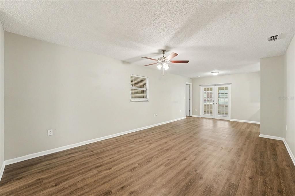 En Venta: $234,900 (3 camas, 2 baños, 1185 Pies cuadrados)