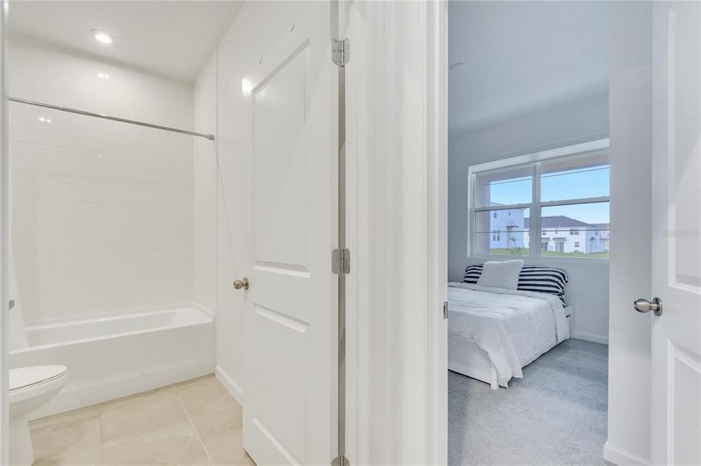 В аренду: $2,799 (4 спален, 3 ванн, 2050 Квадратных фут)