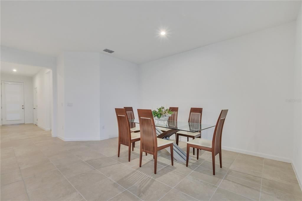 В аренду: $2,799 (4 спален, 3 ванн, 2050 Квадратных фут)