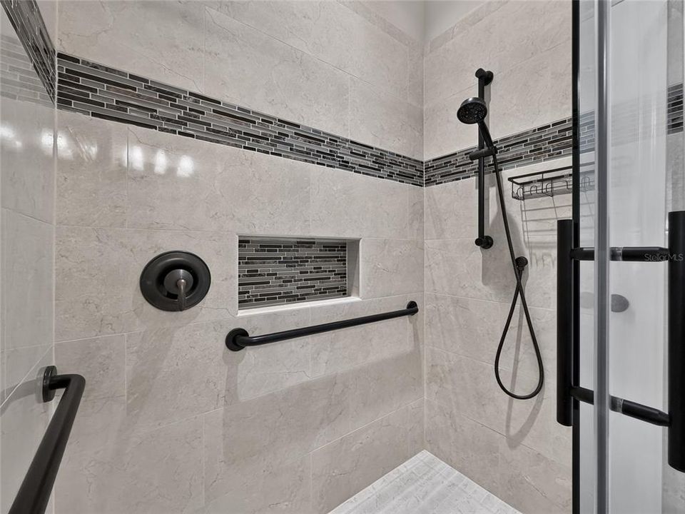 На продажу: $399,900 (3 спален, 2 ванн, 1647 Квадратных фут)