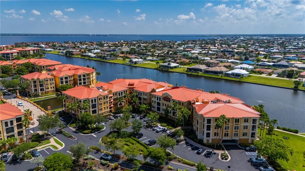 На продажу: $228,000 (2 спален, 2 ванн, 1485 Квадратных фут)