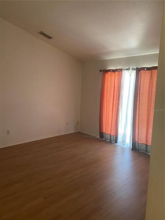 В аренду: $1,875 (3 спален, 2 ванн, 1511 Квадратных фут)