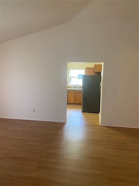 В аренду: $1,875 (3 спален, 2 ванн, 1511 Квадратных фут)