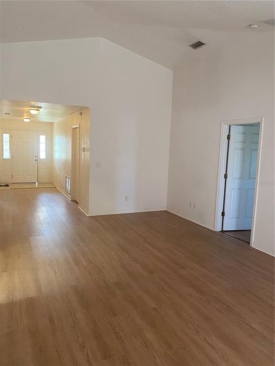 В аренду: $1,875 (3 спален, 2 ванн, 1511 Квадратных фут)