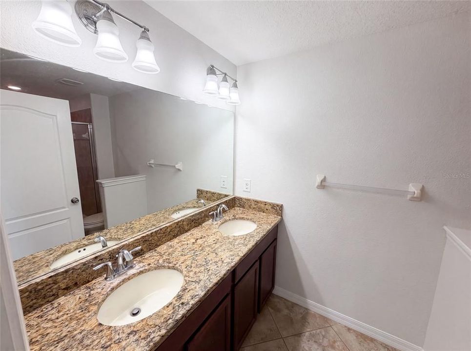 En Venta: $230,000 (3 camas, 2 baños, 1666 Pies cuadrados)