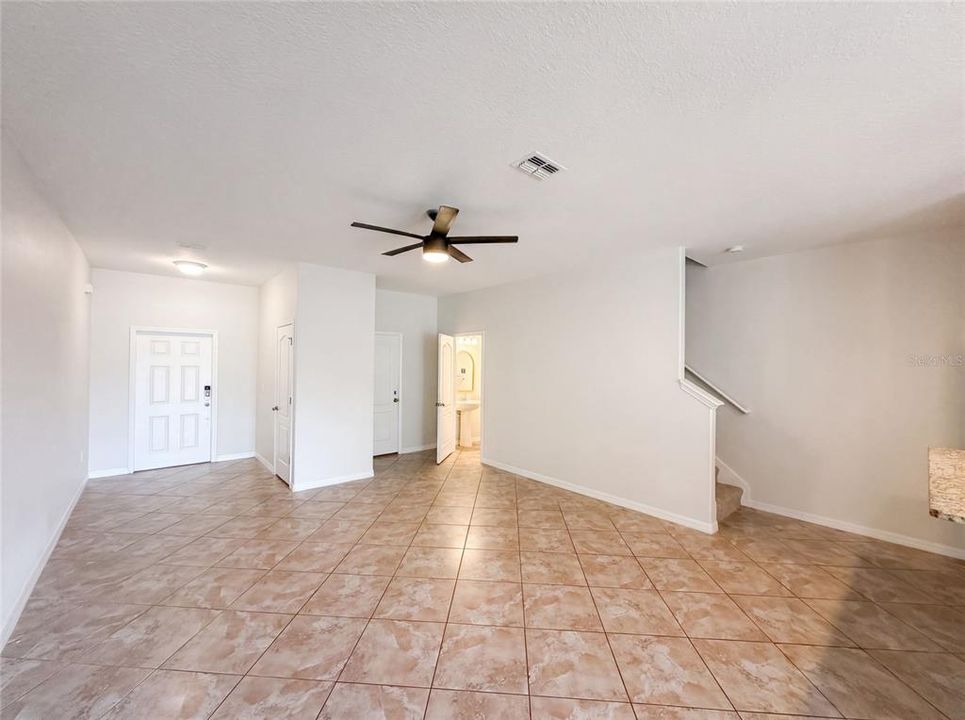 En Venta: $230,000 (3 camas, 2 baños, 1666 Pies cuadrados)