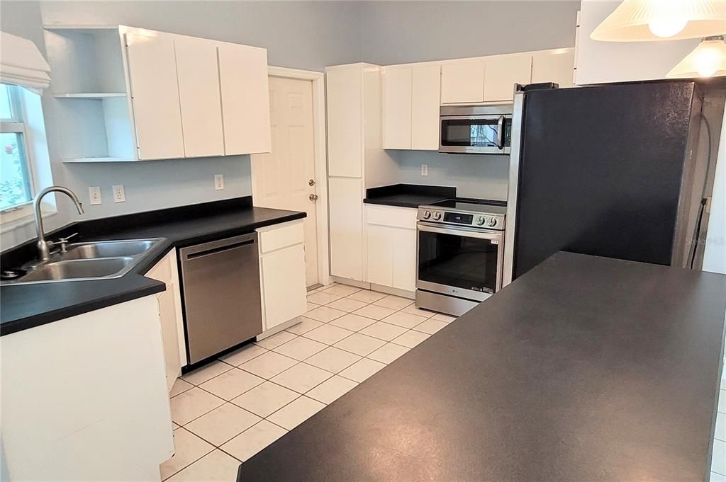 En Venta: $439,900 (3 camas, 2 baños, 1161 Pies cuadrados)