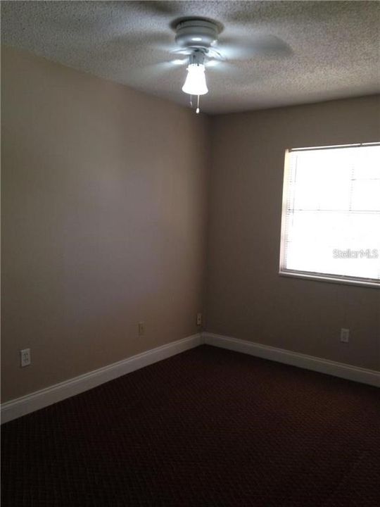 В аренду: $1,950 (3 спален, 1 ванн, 1296 Квадратных фут)