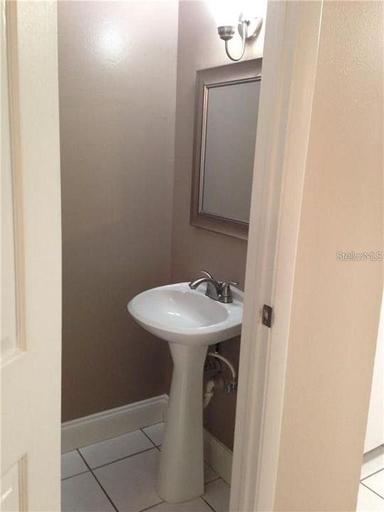 В аренду: $1,950 (3 спален, 1 ванн, 1296 Квадратных фут)