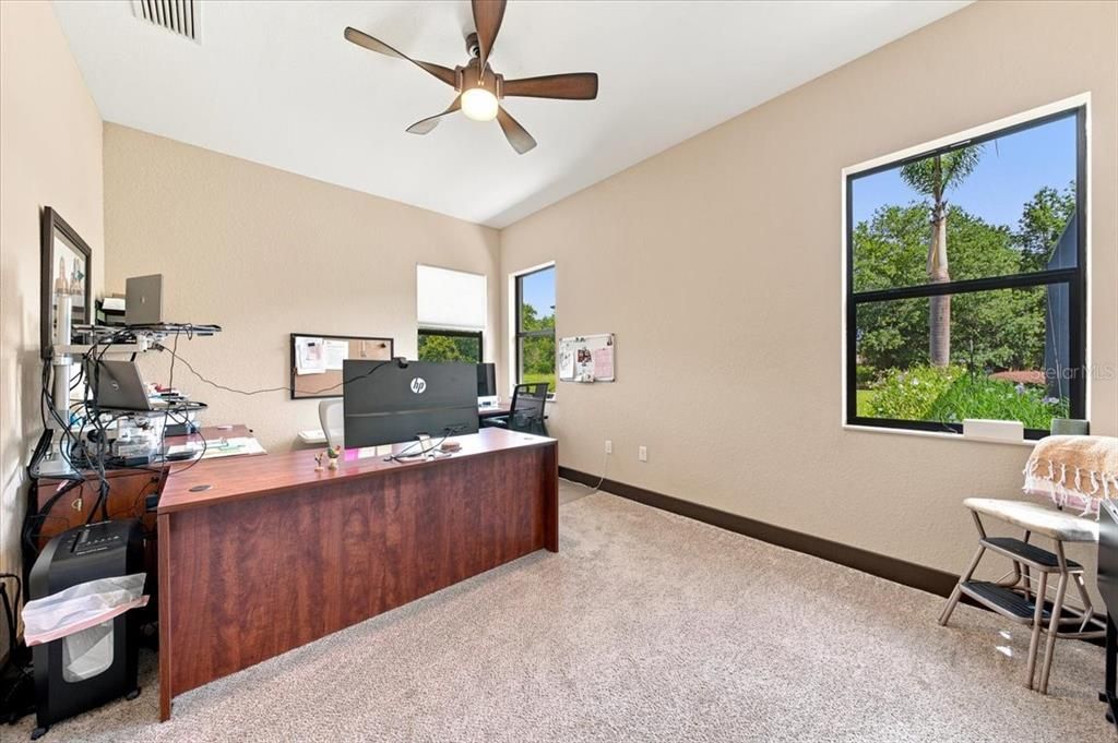 На продажу: $1,450,000 (5 спален, 5 ванн, 3991 Квадратных фут)