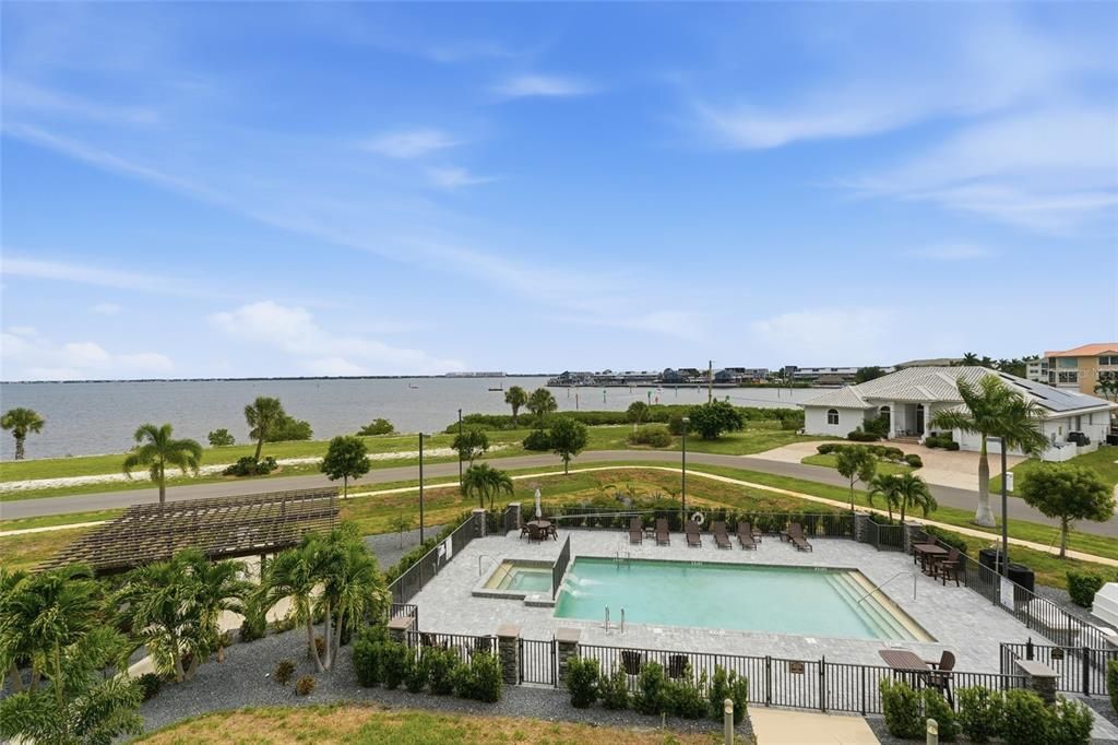 For Sale: $665,000 (2 beds, 2 baths, 1782 Square Feet)