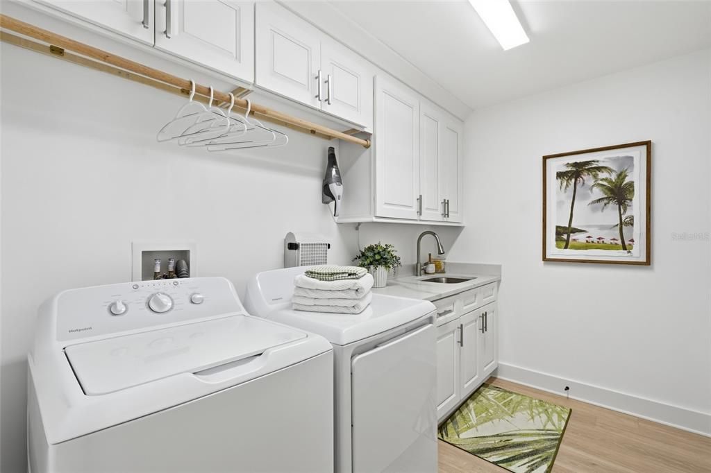 For Sale: $665,000 (2 beds, 2 baths, 1782 Square Feet)