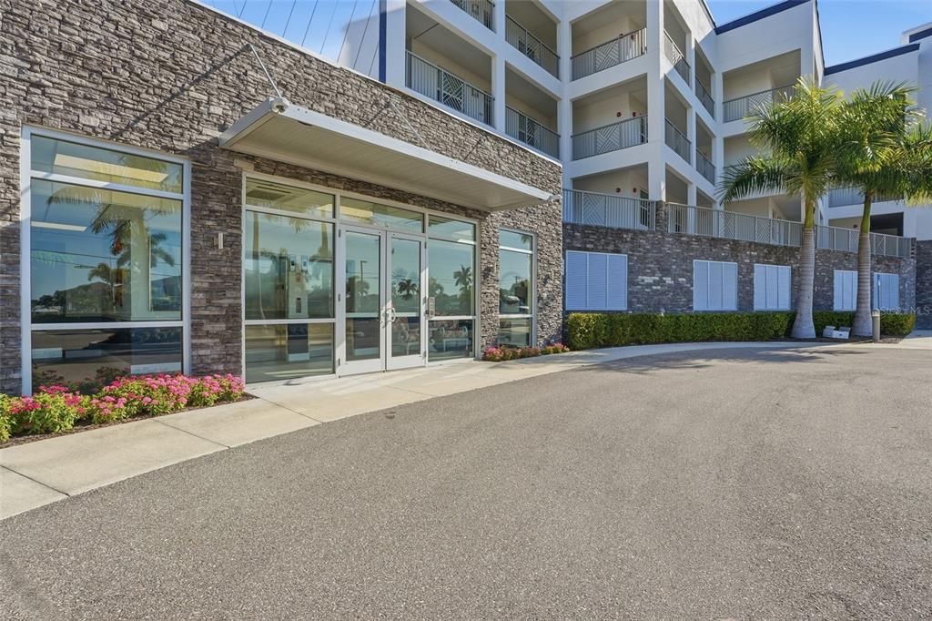 For Sale: $665,000 (2 beds, 2 baths, 1782 Square Feet)