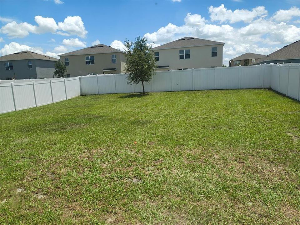 For Rent: $2,900 (5 beds, 3 baths, 2609 Square Feet)