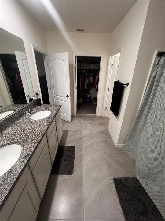 For Rent: $2,900 (5 beds, 3 baths, 2609 Square Feet)