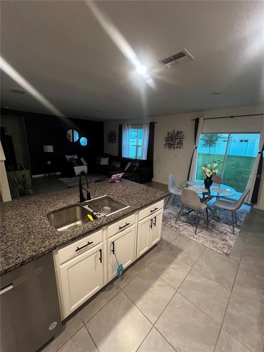 For Rent: $2,900 (5 beds, 3 baths, 2609 Square Feet)