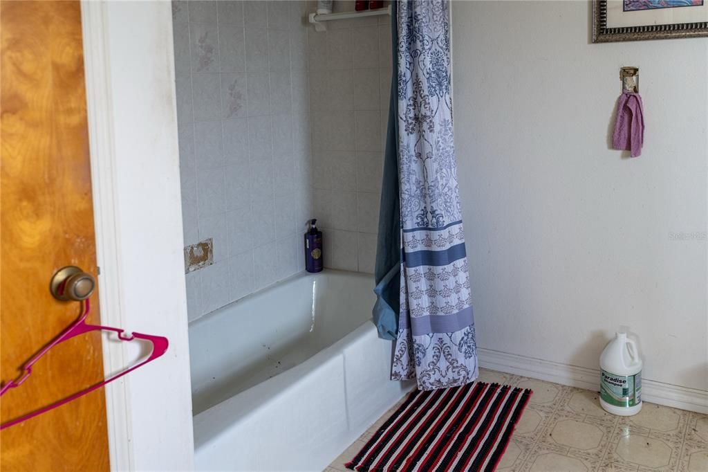 На продажу: $219,900 (3 спален, 2 ванн, 1862 Квадратных фут)