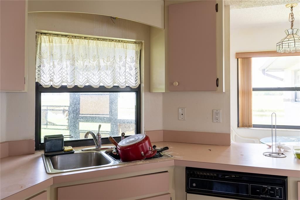 На продажу: $219,900 (3 спален, 2 ванн, 1862 Квадратных фут)