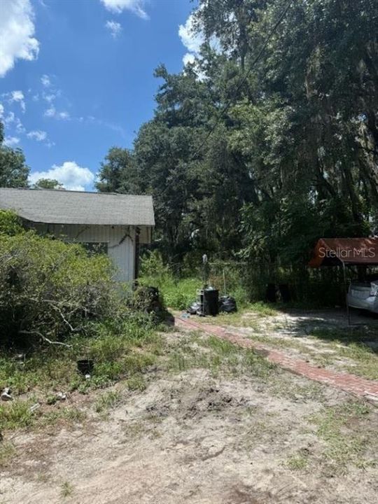 На продажу: $179,000 (2.08 acres)