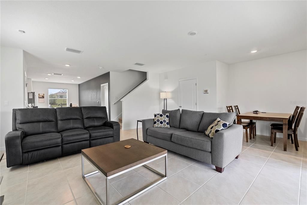 En Venta: $365,000 (3 camas, 2 baños, 1635 Pies cuadrados)