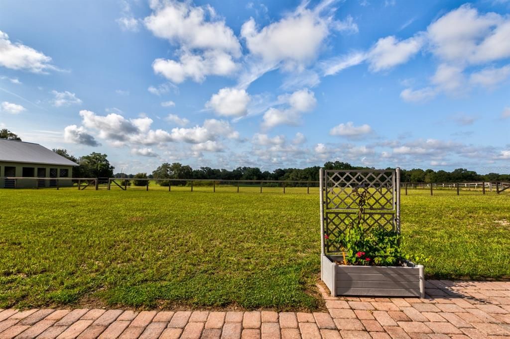 For Sale: $870,000 (3 beds, 2 baths, 1930 Square Feet)