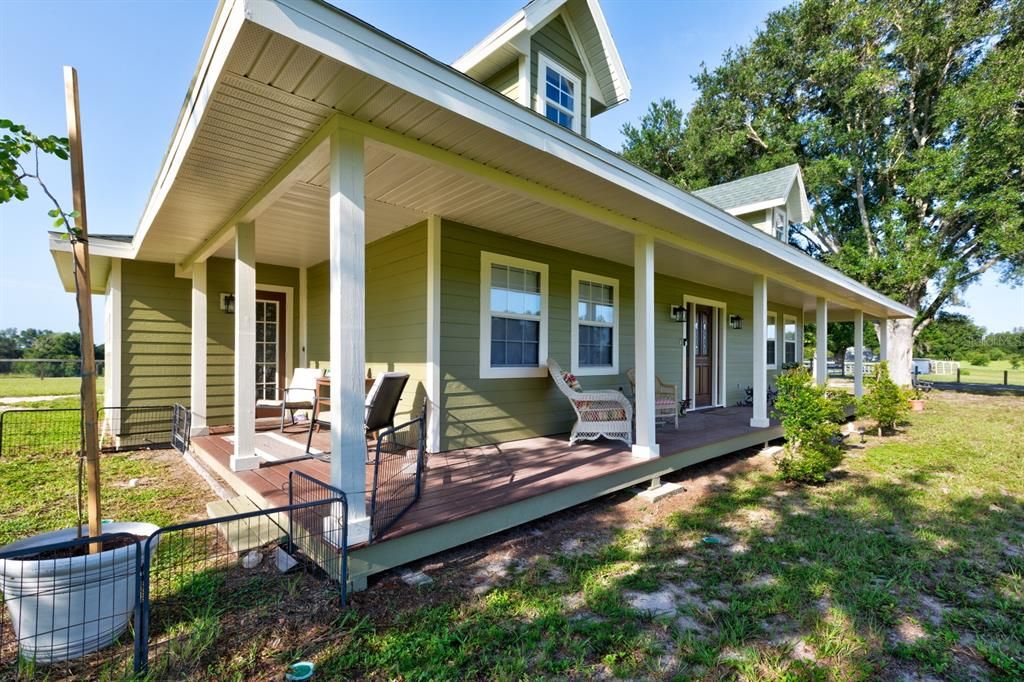 For Sale: $870,000 (3 beds, 2 baths, 1930 Square Feet)
