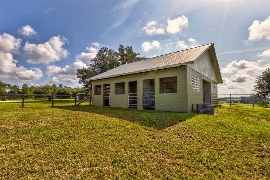 For Sale: $870,000 (3 beds, 2 baths, 1930 Square Feet)