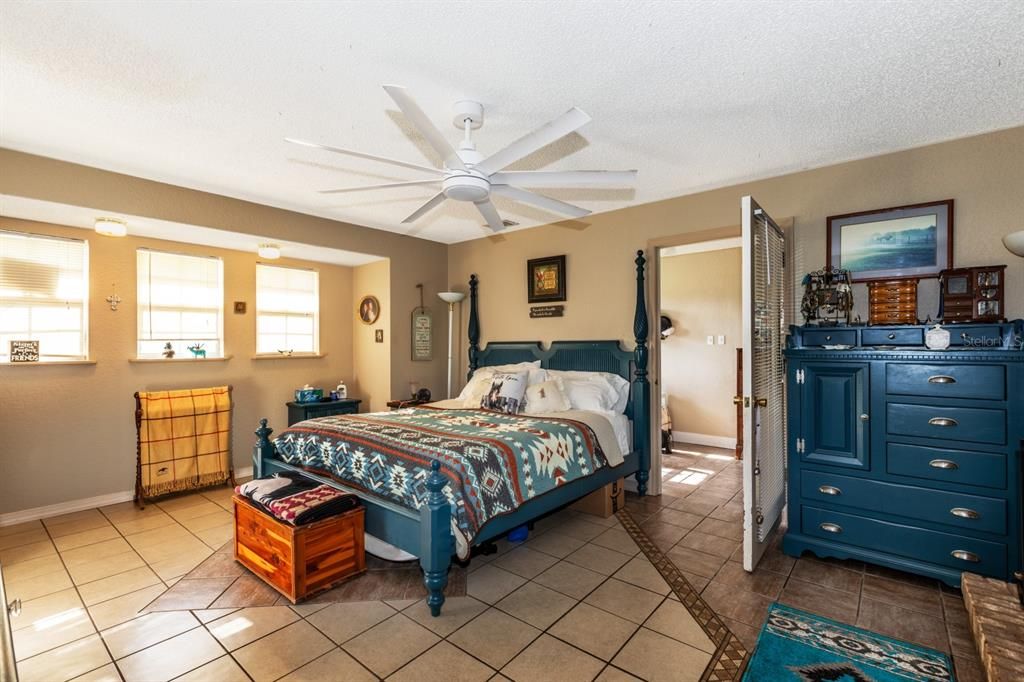 For Sale: $870,000 (3 beds, 2 baths, 1930 Square Feet)