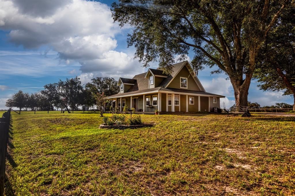 For Sale: $870,000 (3 beds, 2 baths, 1930 Square Feet)