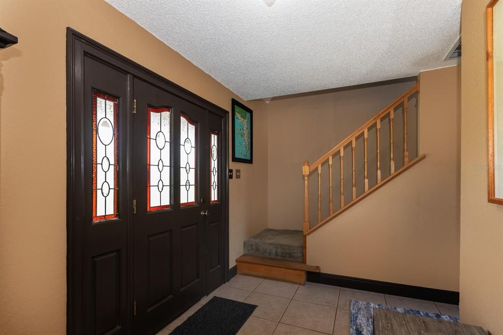 For Sale: $870,000 (3 beds, 2 baths, 1930 Square Feet)