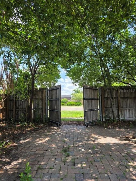 На продажу: $459,900 (3 спален, 2 ванн, 1574 Квадратных фут)