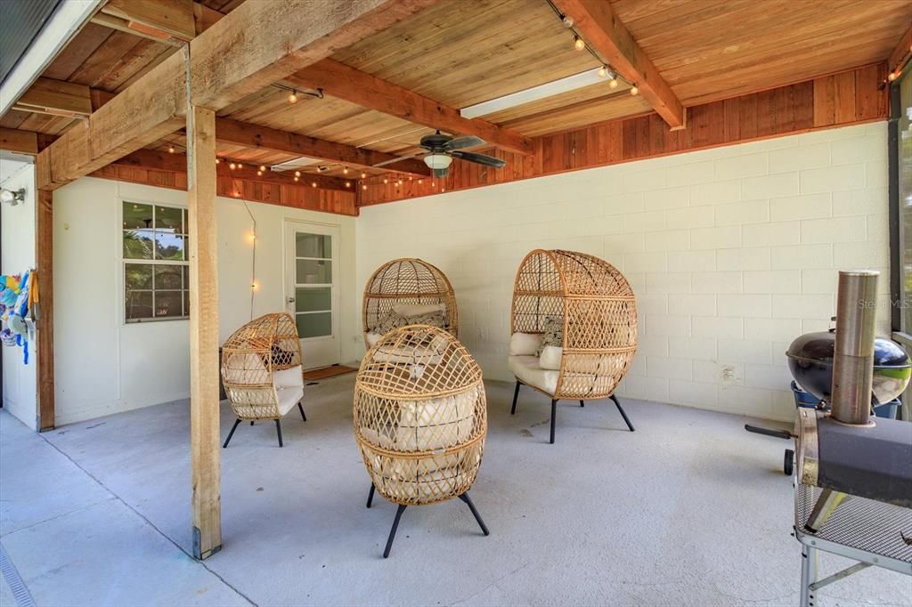 En Venta: $559,000 (3 camas, 3 baños, 1952 Pies cuadrados)