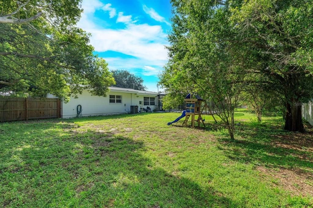 En Venta: $559,000 (3 camas, 3 baños, 1952 Pies cuadrados)