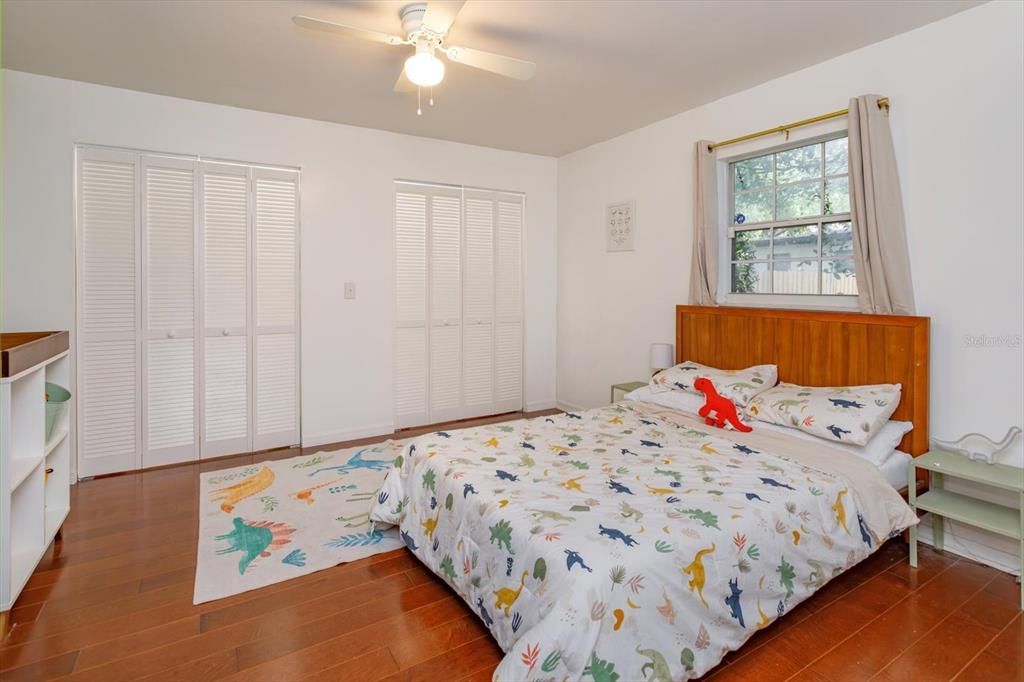 En Venta: $559,000 (3 camas, 3 baños, 1952 Pies cuadrados)