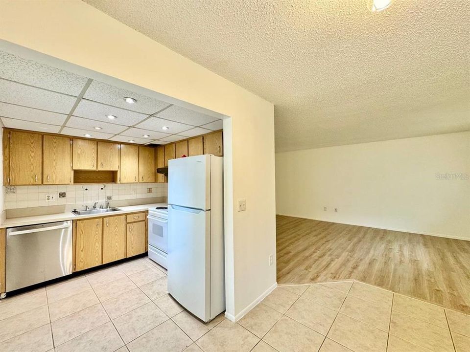В аренду: $1,600 (2 спален, 2 ванн, 960 Квадратных фут)