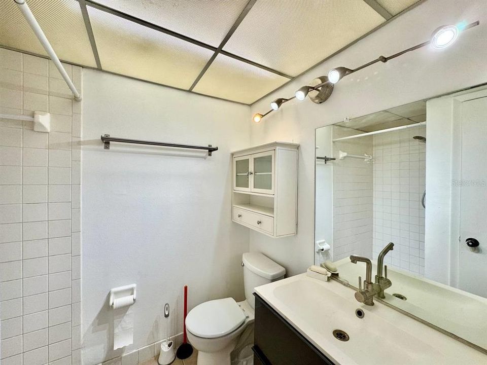 В аренду: $1,600 (2 спален, 2 ванн, 960 Квадратных фут)
