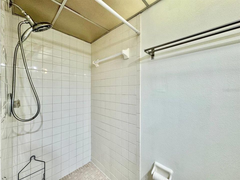 В аренду: $1,600 (2 спален, 2 ванн, 960 Квадратных фут)