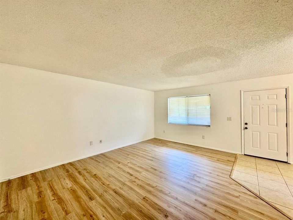 В аренду: $1,600 (2 спален, 2 ванн, 960 Квадратных фут)