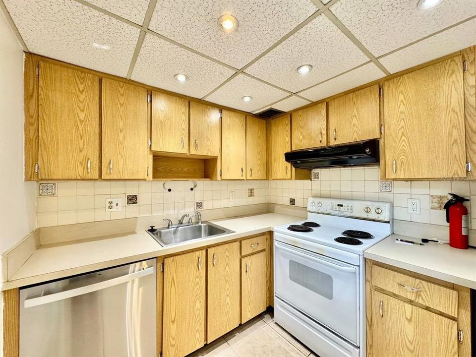 В аренду: $1,600 (2 спален, 2 ванн, 960 Квадратных фут)