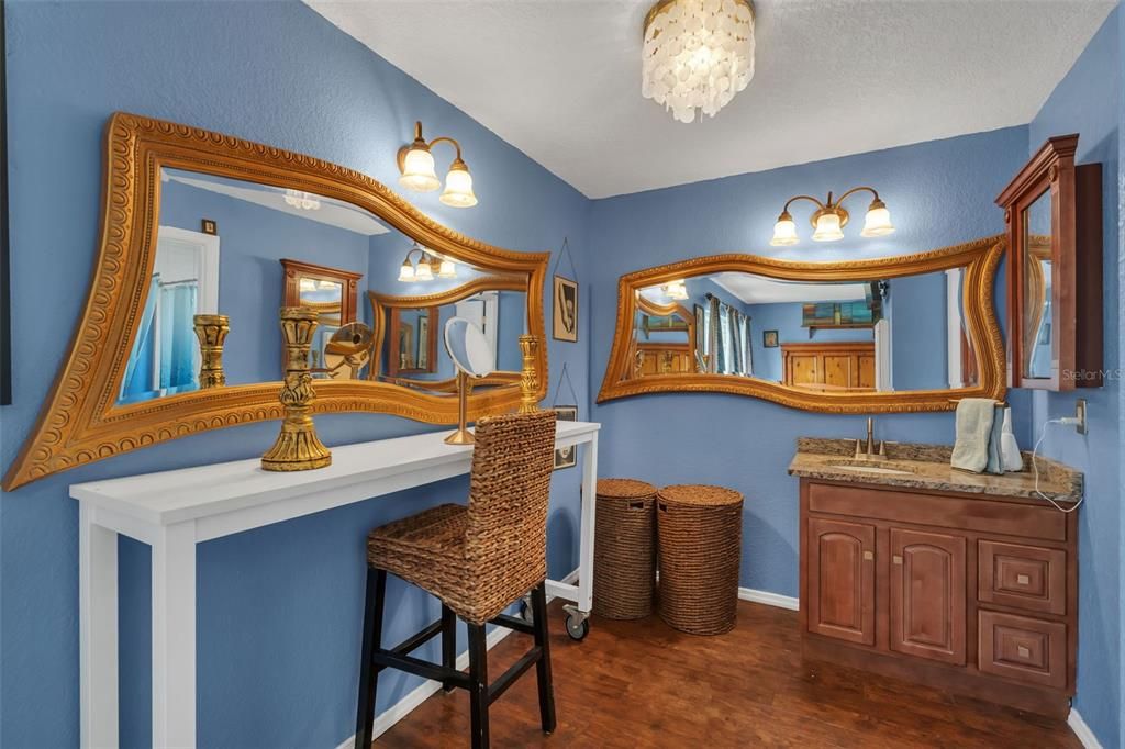 На продажу: $395,000 (3 спален, 2 ванн, 1420 Квадратных фут)